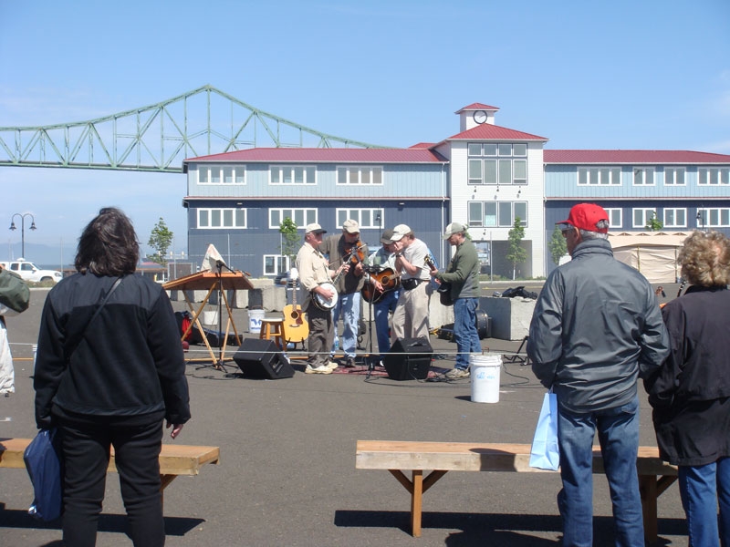 astoria-gb1.jpg - The friendly people of Astoria put on a wonderful farewell party for us at the docks complete with a bluegrass band.