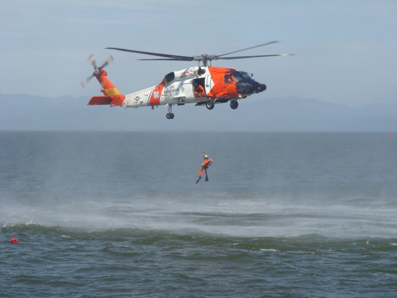 cg9.jpg - The diver drops down from the Chopper
