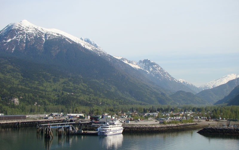 skagway1.jpg - The quant town of Skagway on a warm beautiful day.